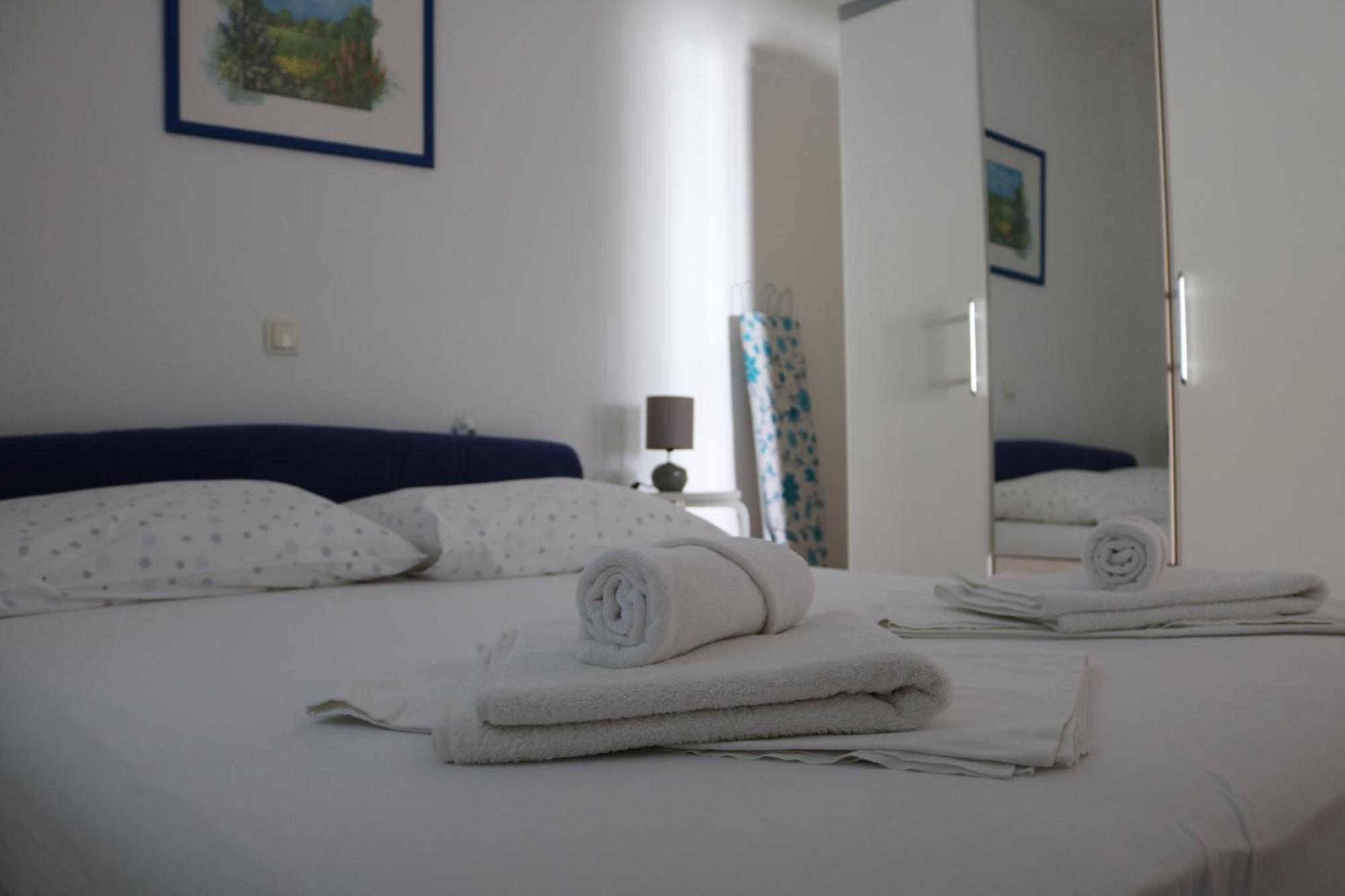 Andrea Apartments Трогир Экстерьер фото